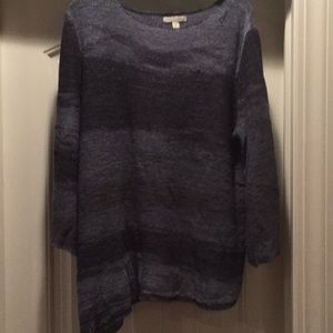 Long length angled bottom sweater